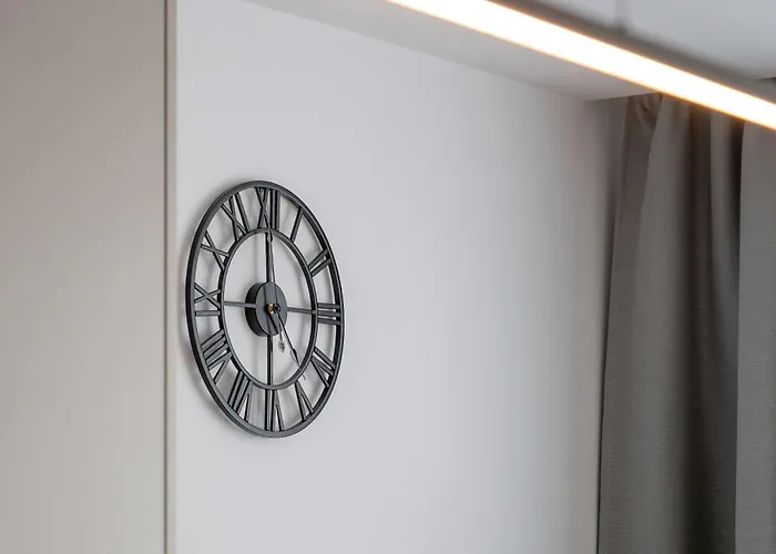 Lejlighed Blue And White In With Furnished Balcony By Renters