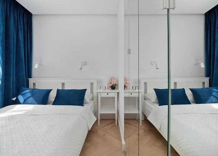 Lejlighed Blue And White In With Furnished Balcony By Renters Łódź