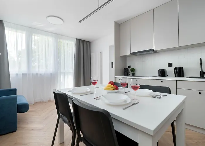 Blue And White In With Furnished Balcony By Renters Lejlighed