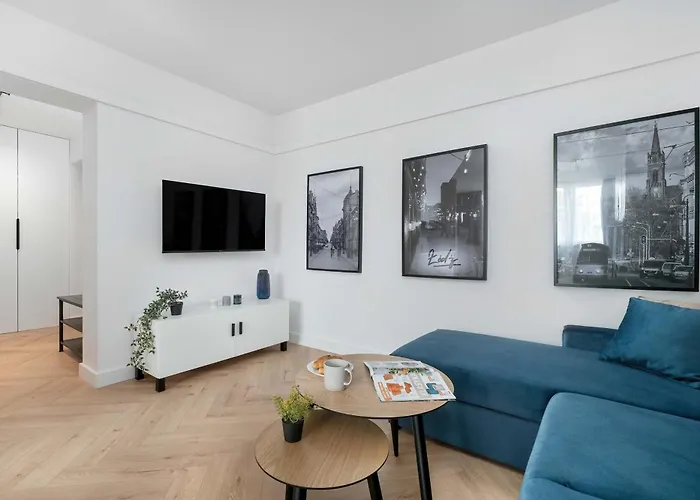 Blue And White In With Furnished Balcony By Renters Lejlighed *